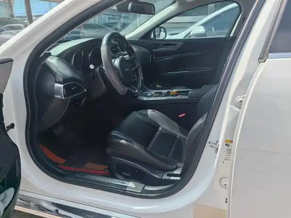 Jaguar XEL 2019