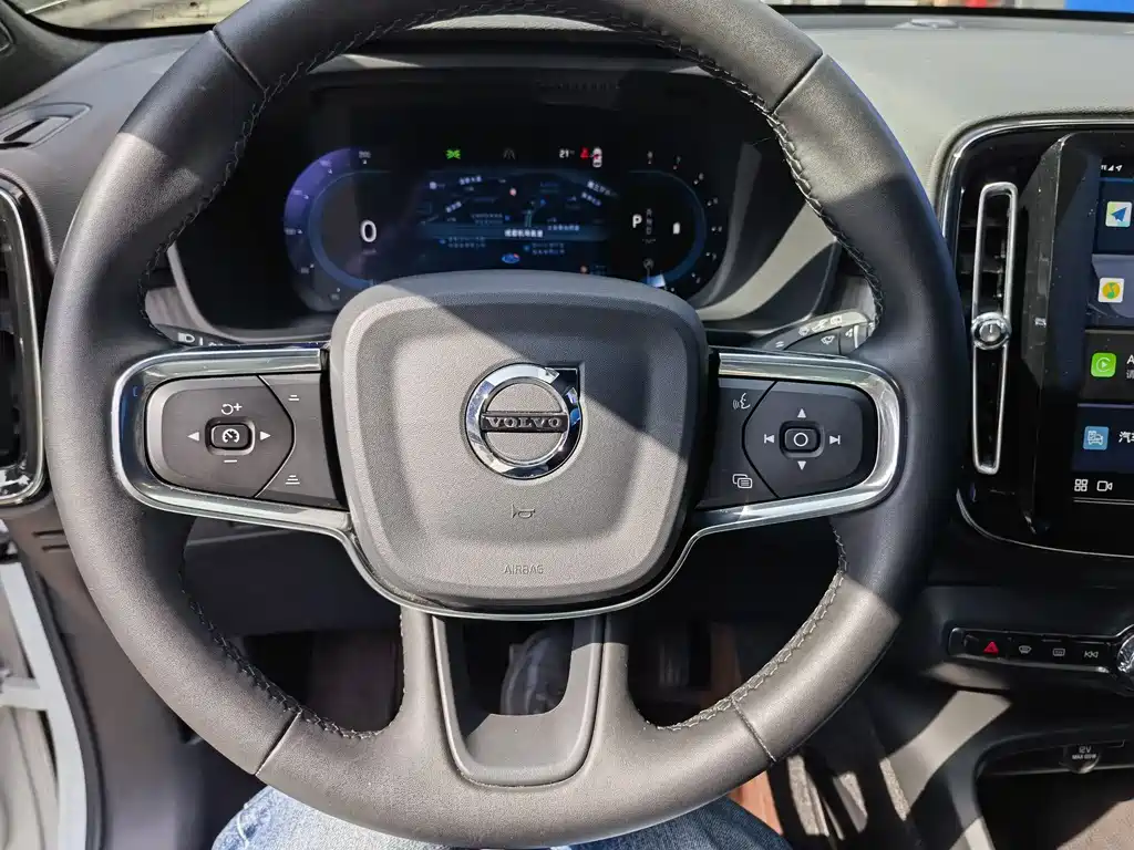 Volvo XC40 2024 — фото 14