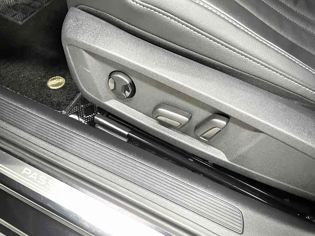 Volkswagen Passat 2023 — фото 12
