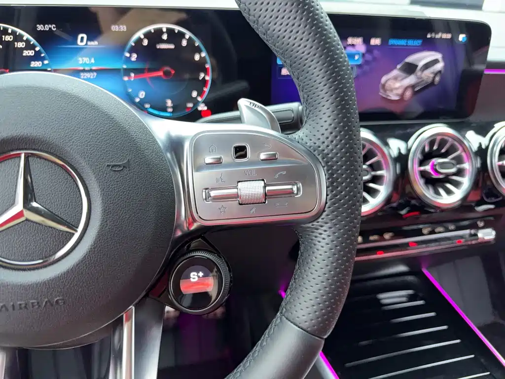 Mercedes-Benz GLB AMG 2023 — фото 11