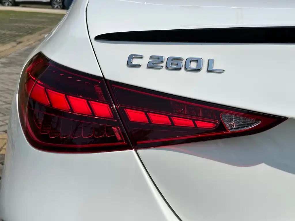 Mercedes-Benz C-Class 2025 — фото 19