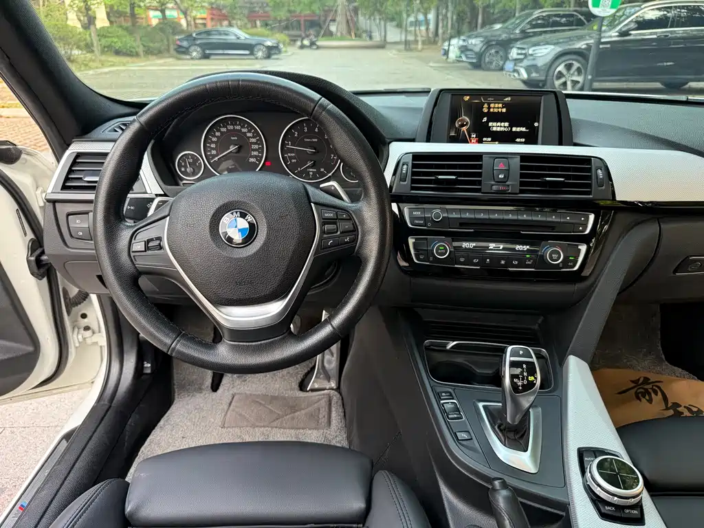 BMW 3 Series 2017 — фото 9