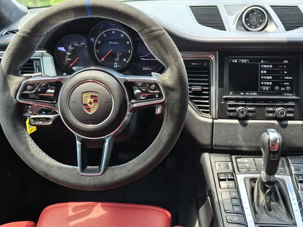 Porsche Macan 2017 — фото 9
