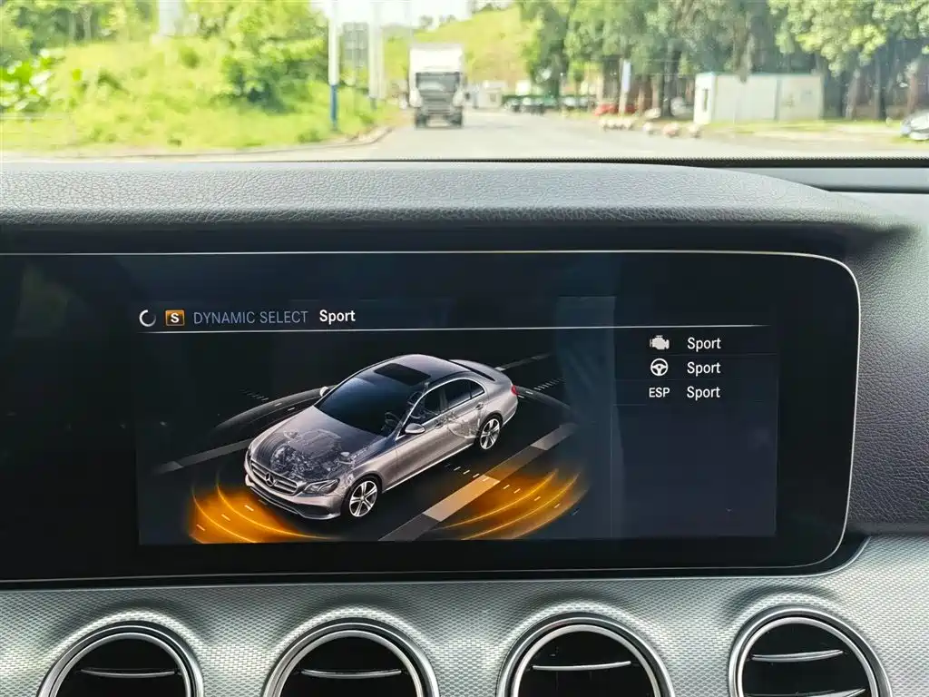 Mercedes-Benz E-Class 2020 — фото 27