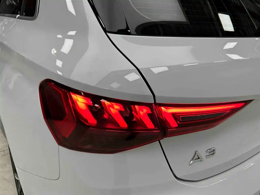 Audi A3 2023 — фото 19