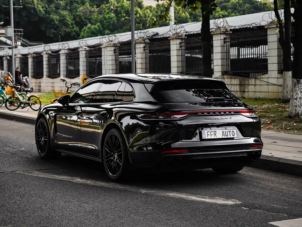 Porsche Panamera 2019 — фото 27
