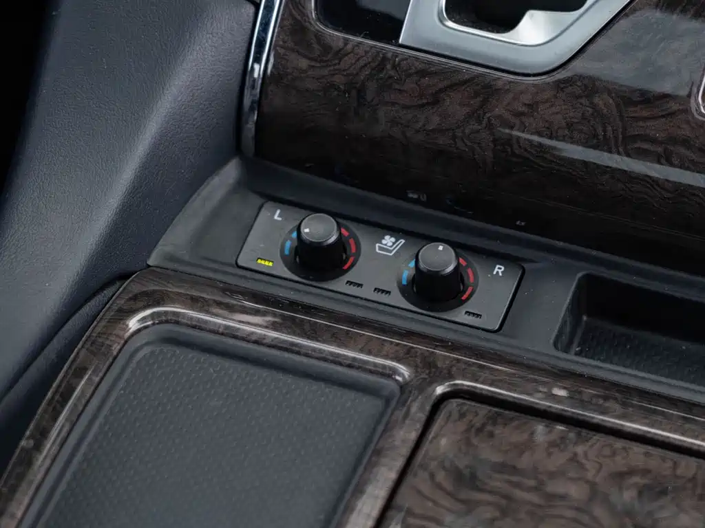Toyota Alphard 2021 — фото 13