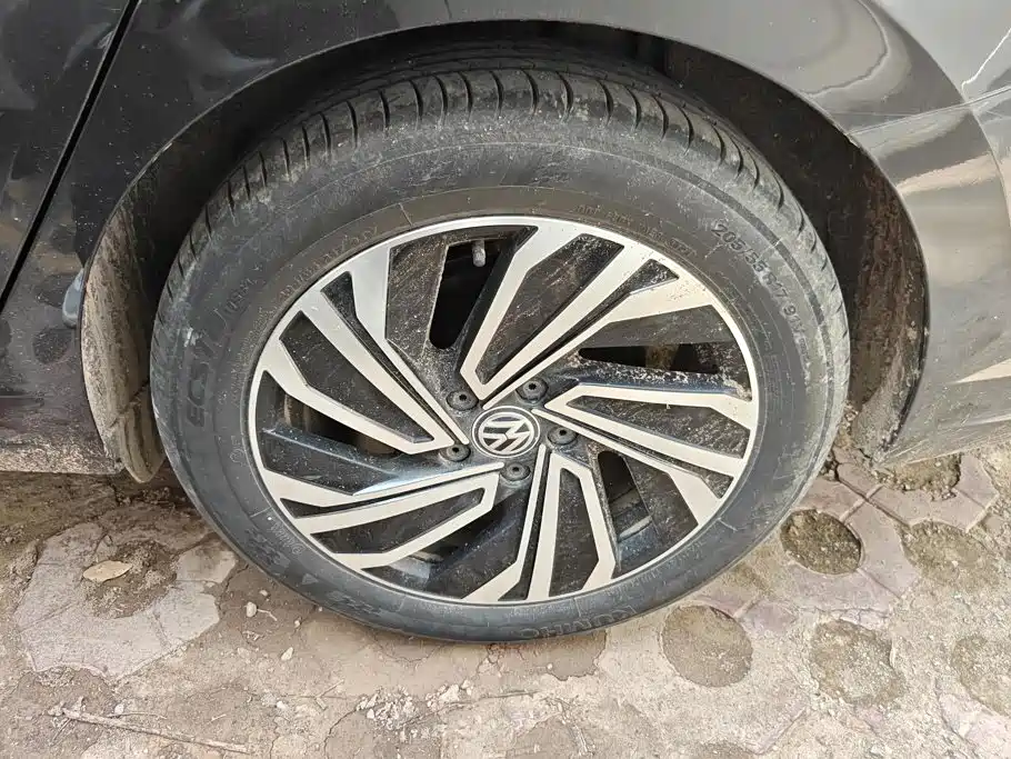 Volkswagen Sagitar 2021