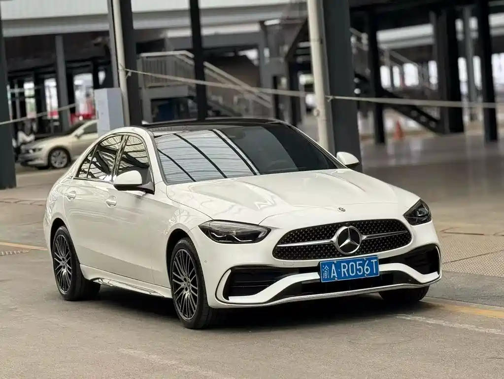 Mercedes-Benz C-Class 2024 — фото 2