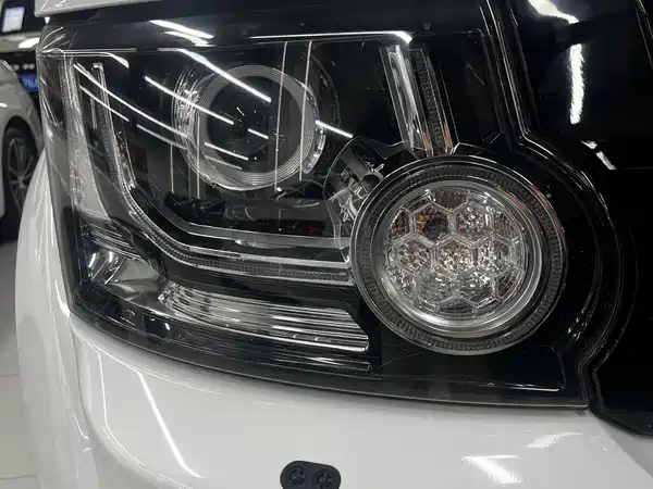 Land Rover Discovery 2015