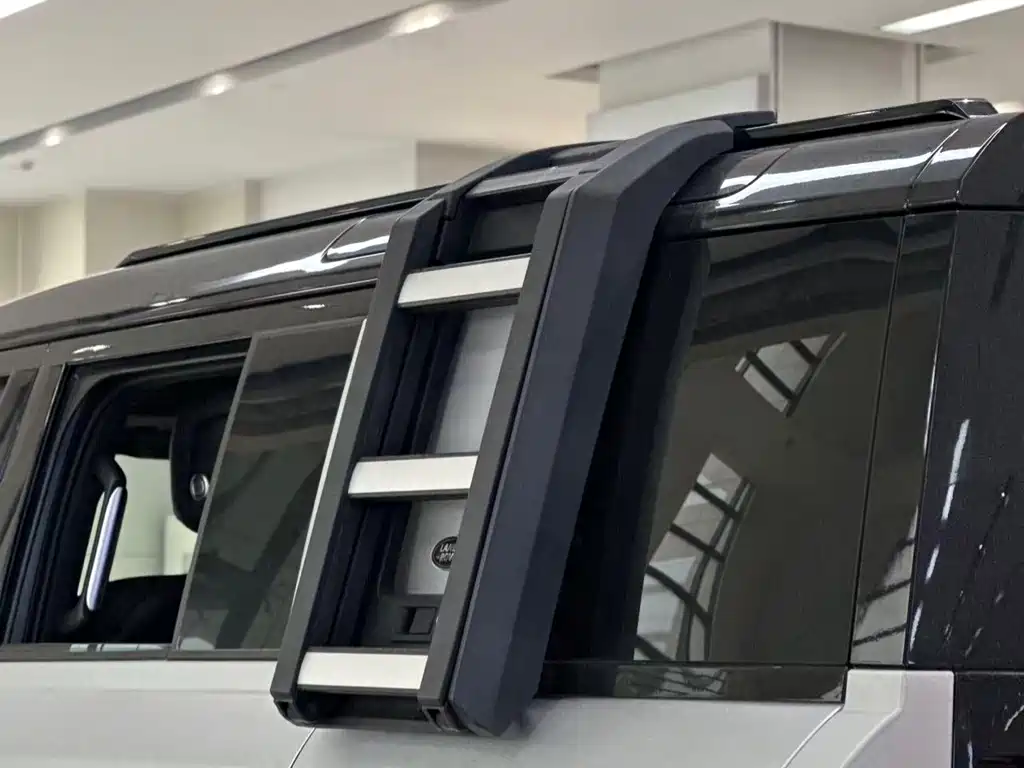 Land Rover Defender 2021 — фото 10