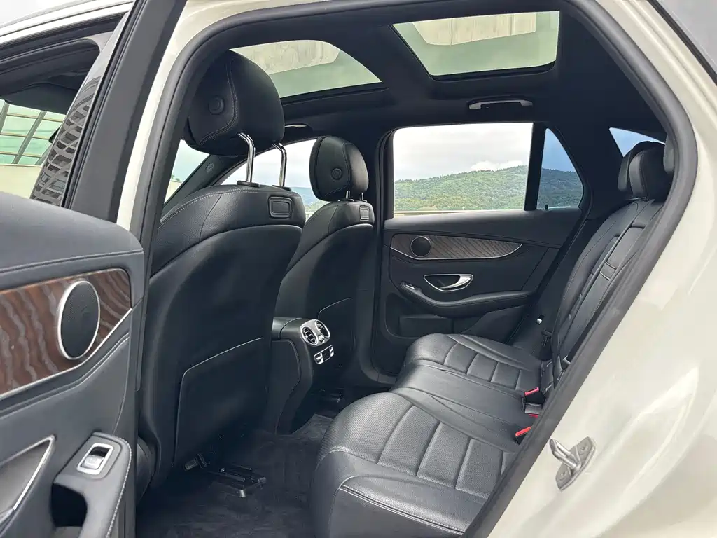 Mercedes-Benz GLC 2017 — фото 15