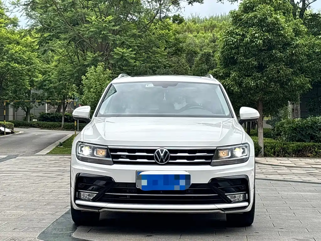 Volkswagen Tiguan L 2021 — фото 2