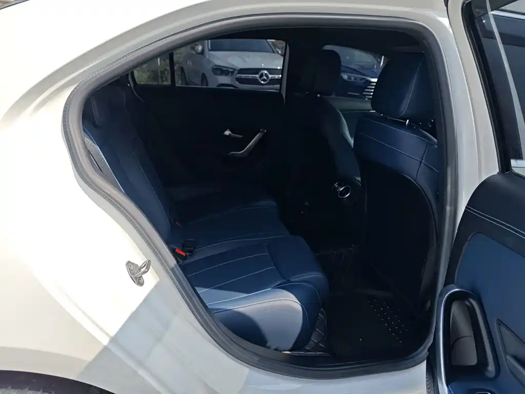 Mercedes-Benz A-Class 2020 — фото 10