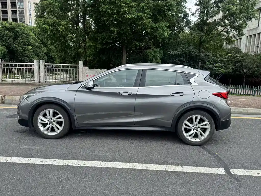 Infiniti QX30 2017