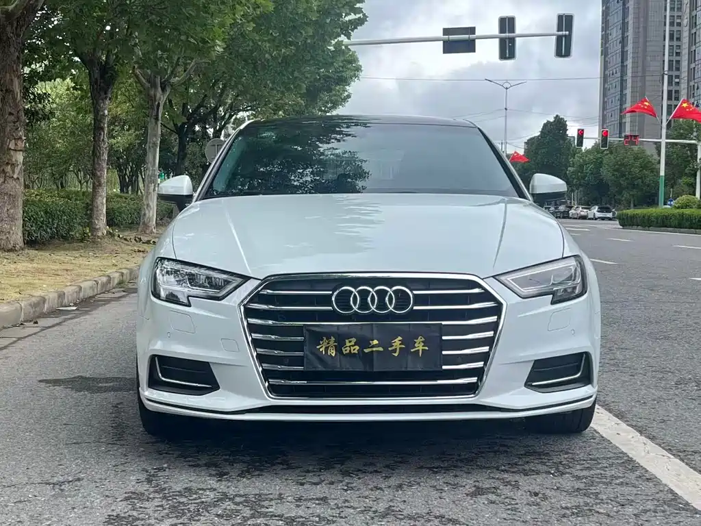 Audi A3 2019 — фото 2