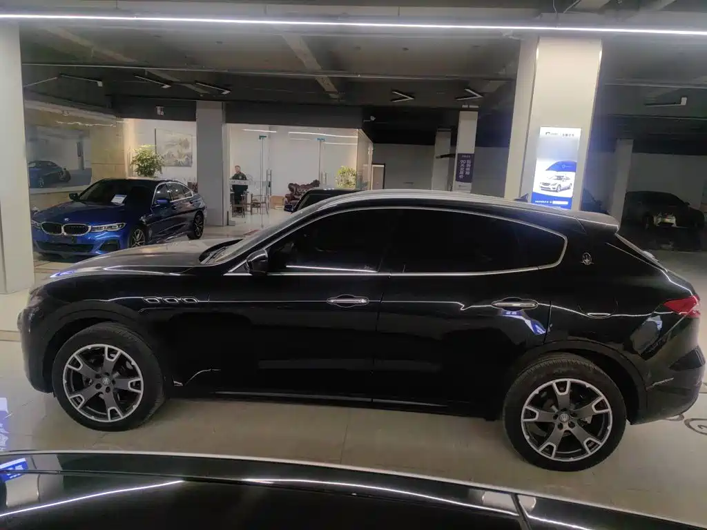 Maserati Levante 2018 — фото 9