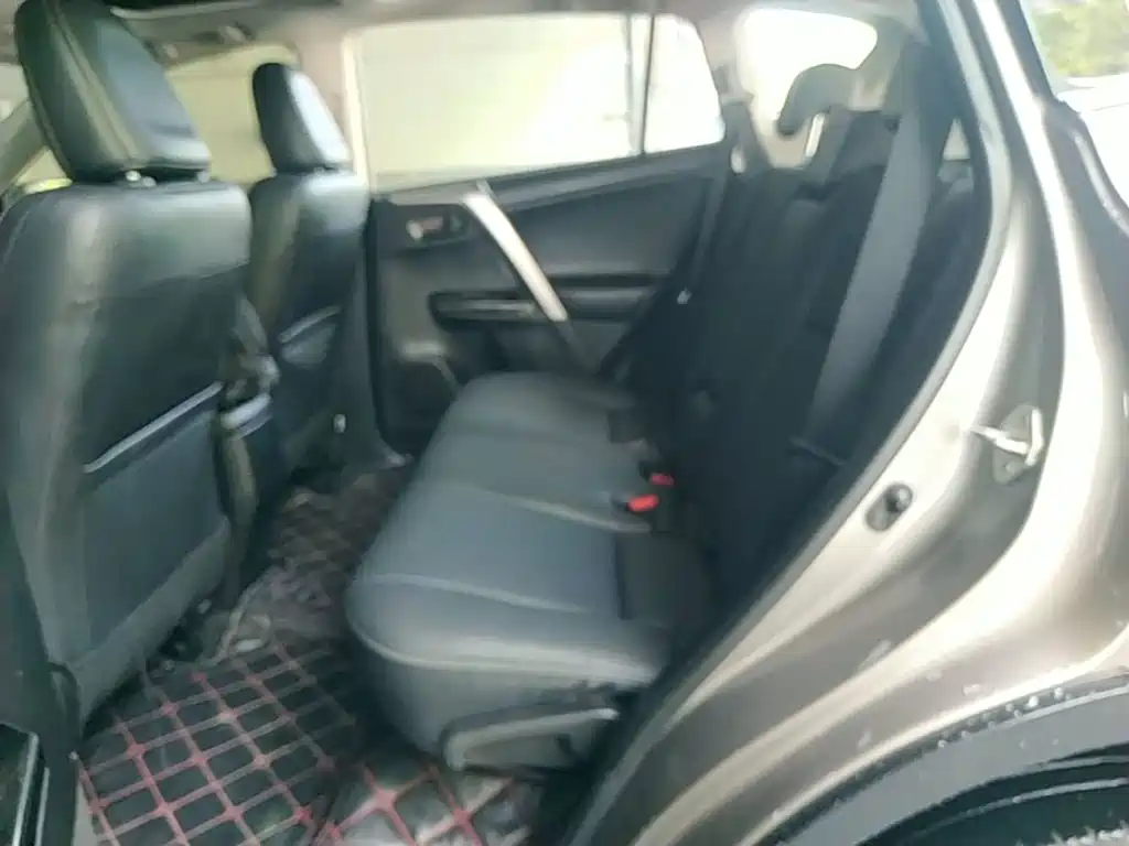 Toyota RAV4 2014 — фото 17
