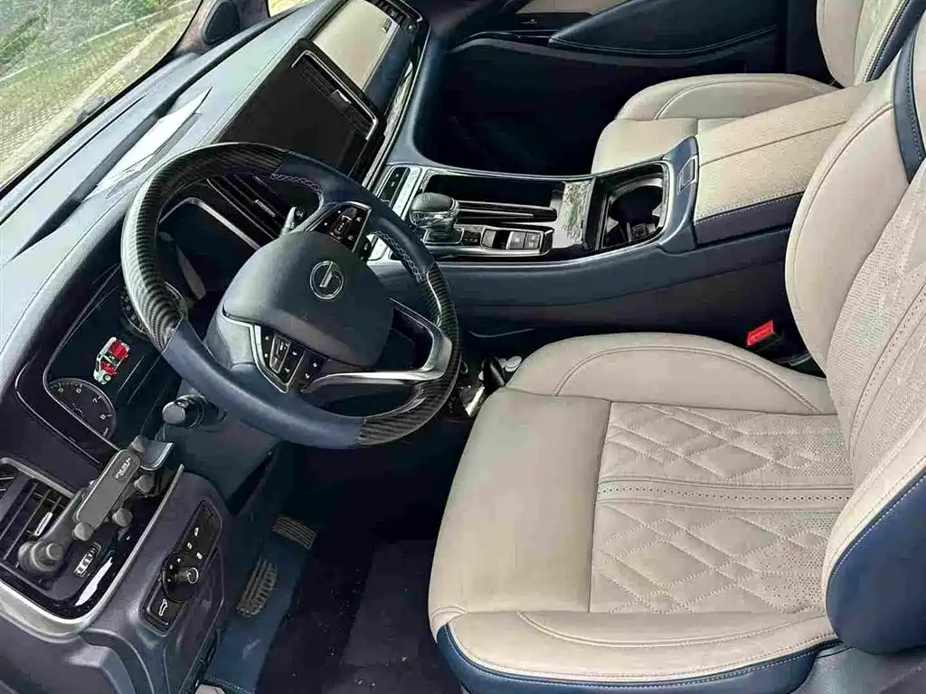 GAC Motor Trumpchi M8 2021 — фото 5