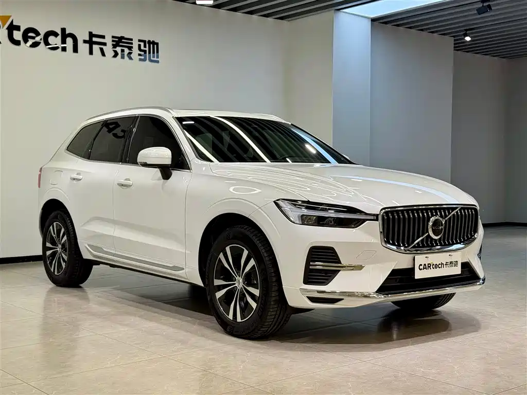 Volvo XC60 2025 — фото 2