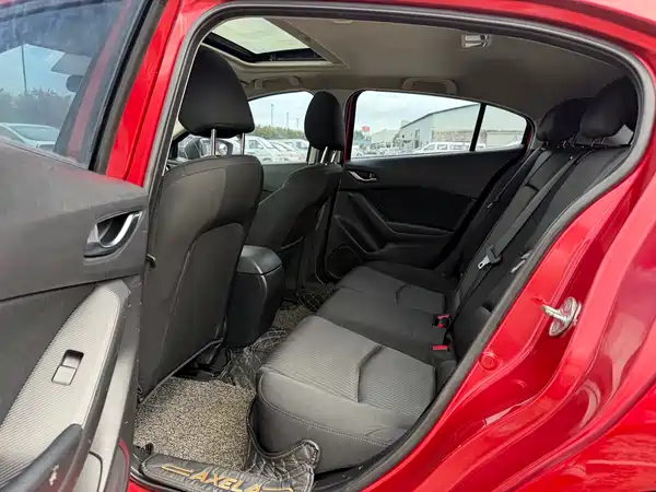Mazda 3 Axela 2016