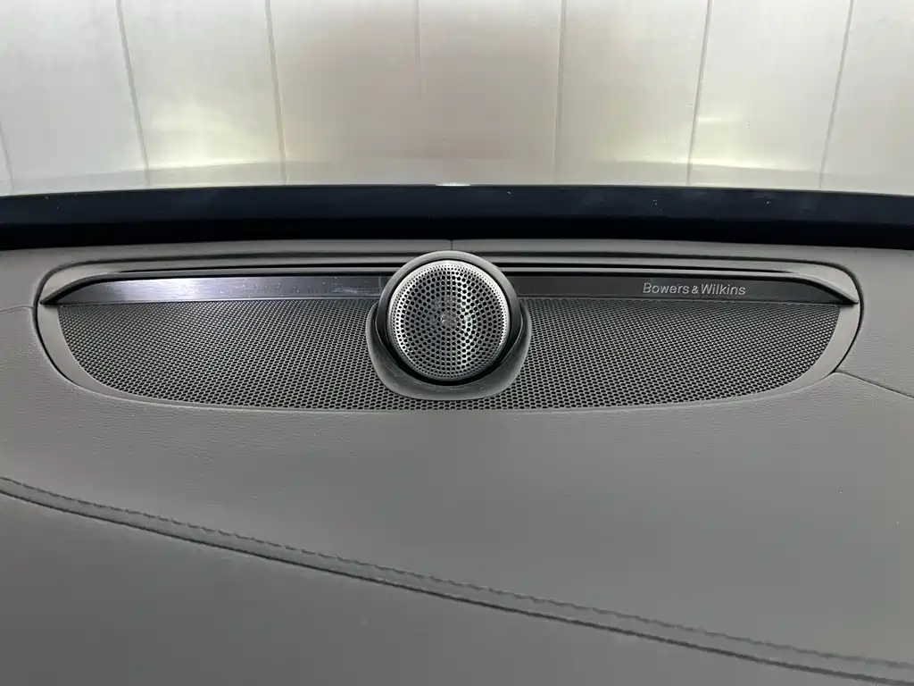 Volvo XC90 2019 — фото 18