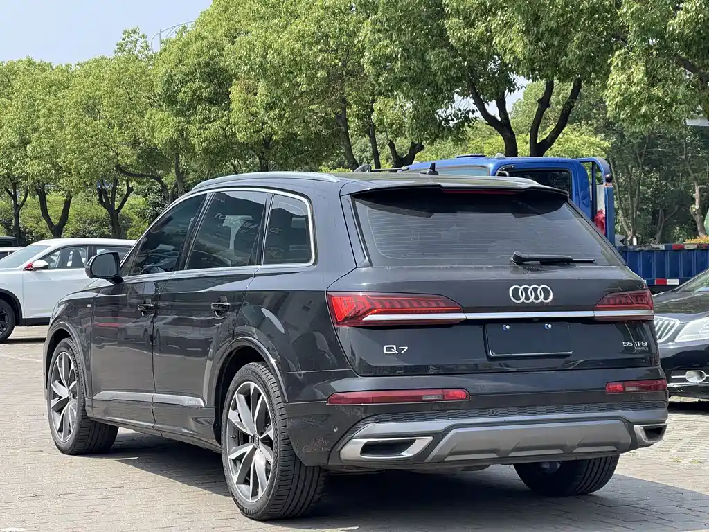 Audi Q7 2023 — фото 4