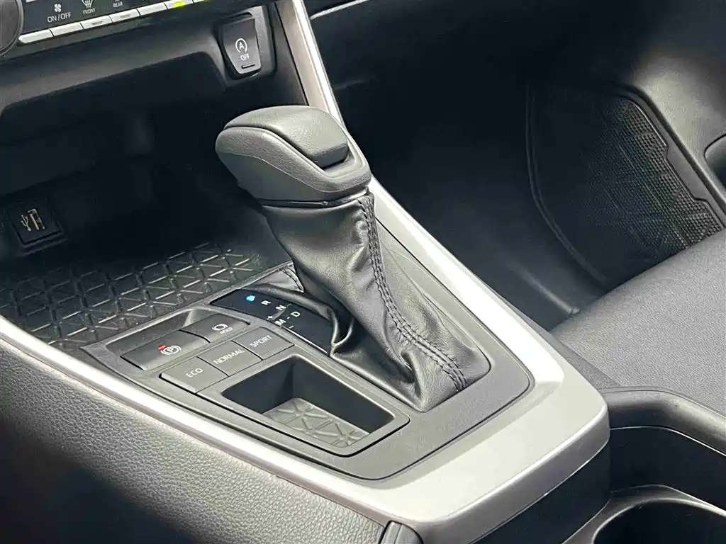 Toyota Wildlander 2023 — фото 22