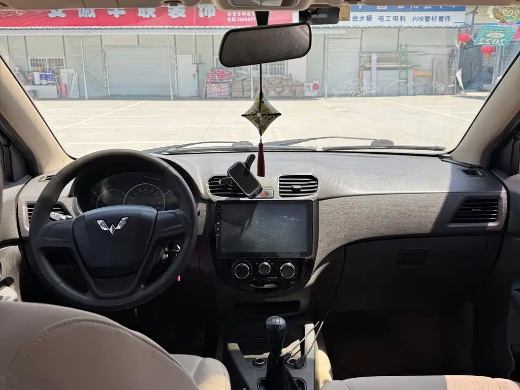 Wuling Hongguang 2018