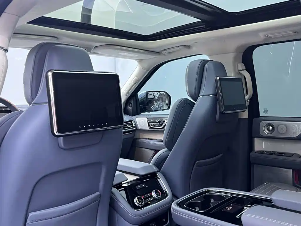 Lincoln Navigator 2019 — фото 14