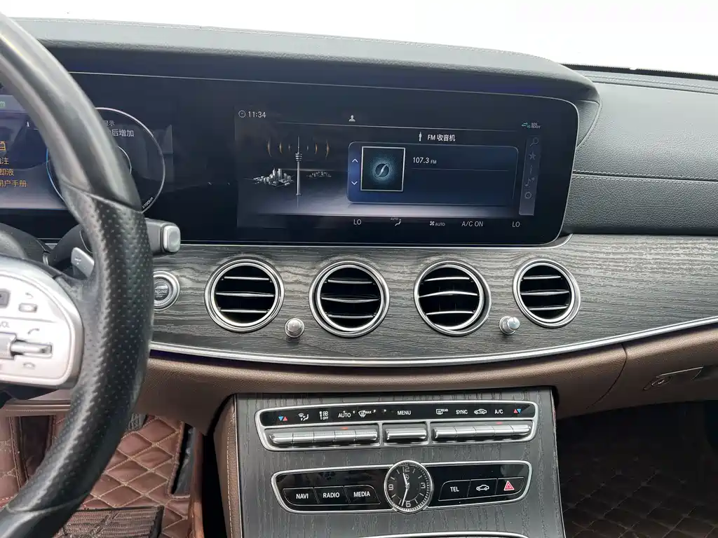 Mercedes-Benz E-Class 2019 — фото 11