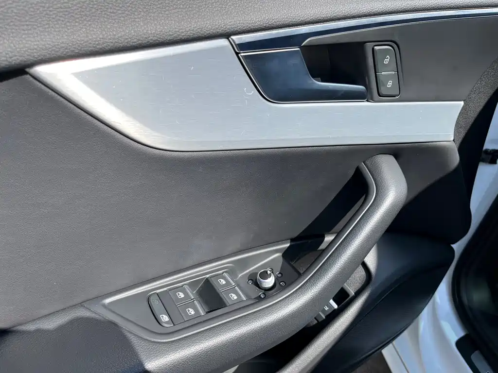 Audi A4L 2020 — фото 14