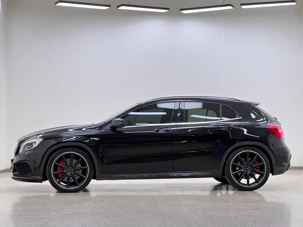Mercedes-Benz GLA AMG 2015 — фото 4
