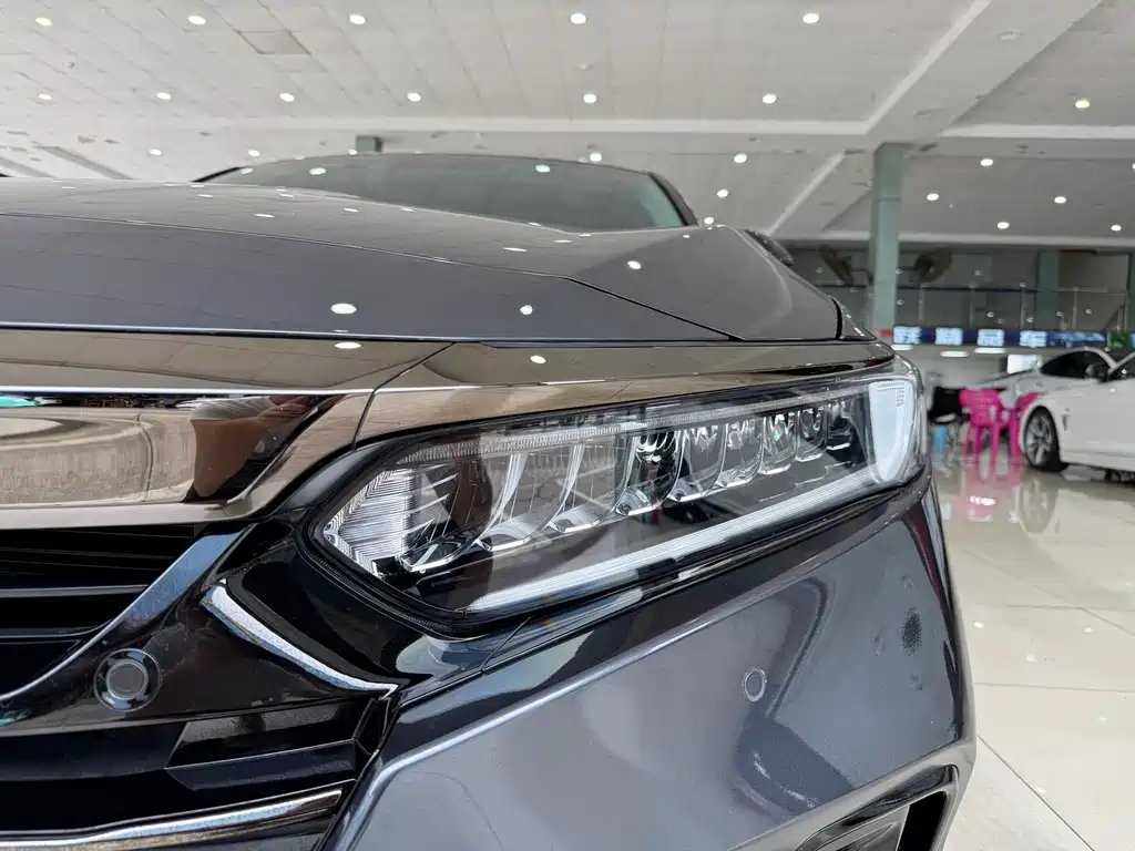 Honda Accord 2023 — фото 10