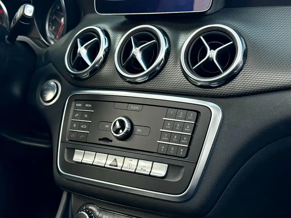 Mercedes-Benz GLA 2018 — фото 22