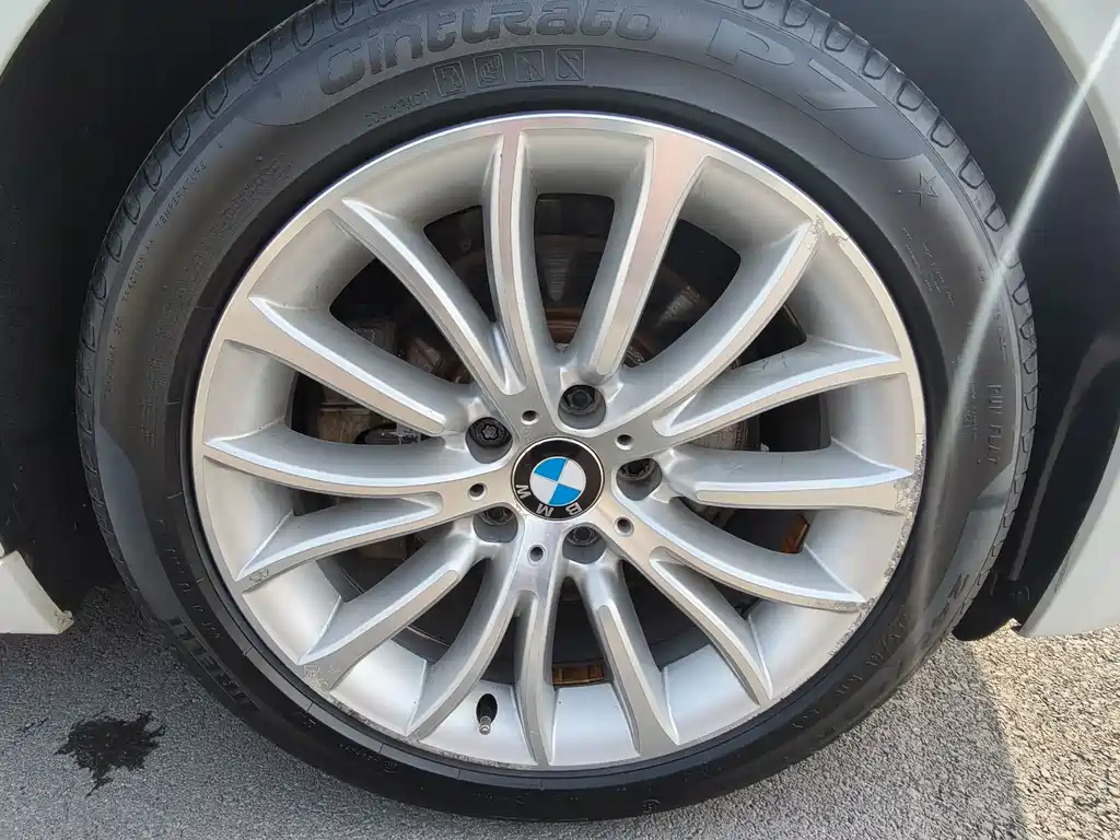 BMW 5 Series 2015 — фото 8