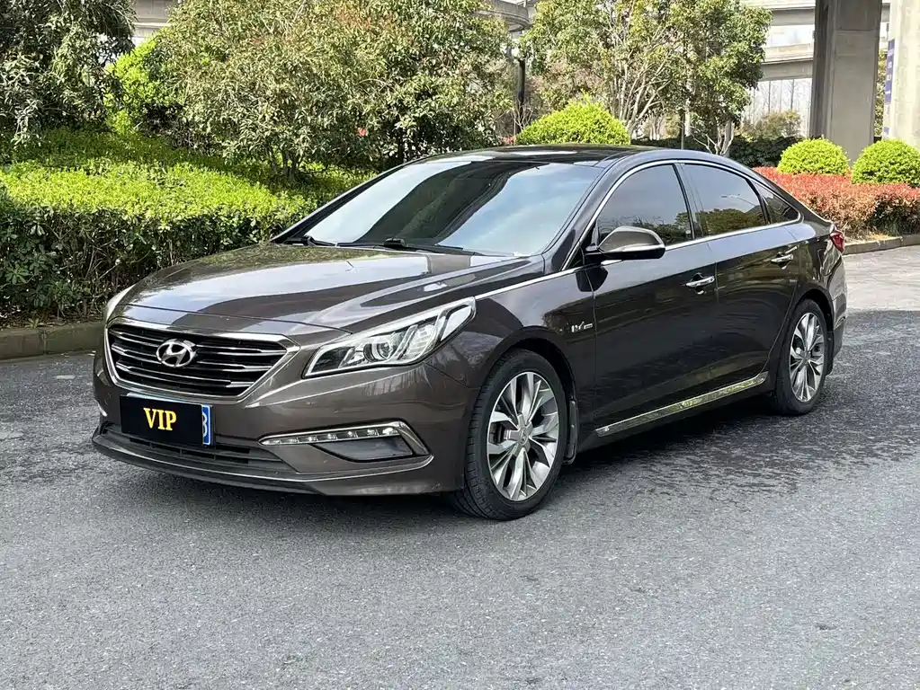 Hyundai Sonata 2015 — фото 1
