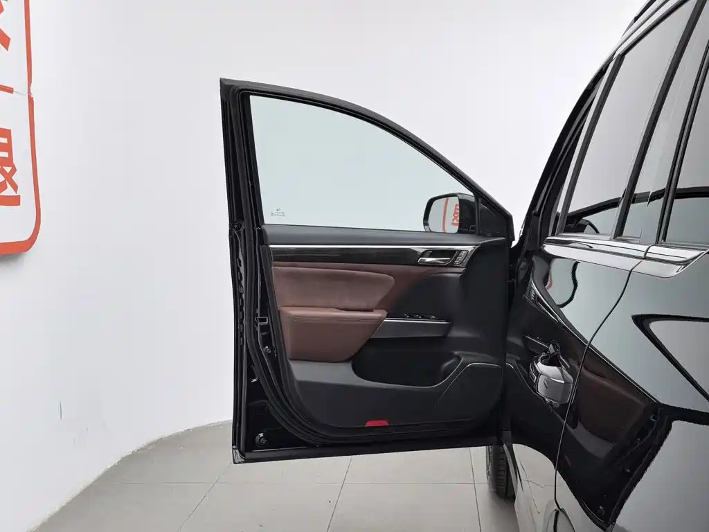 GAC Motor Trumpchi GS8 2018 — фото 8