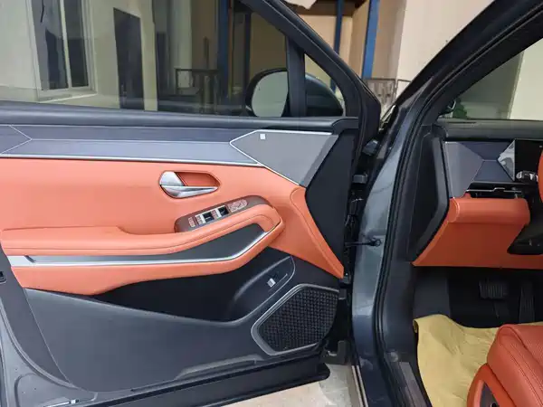 BYD Tang L 2025