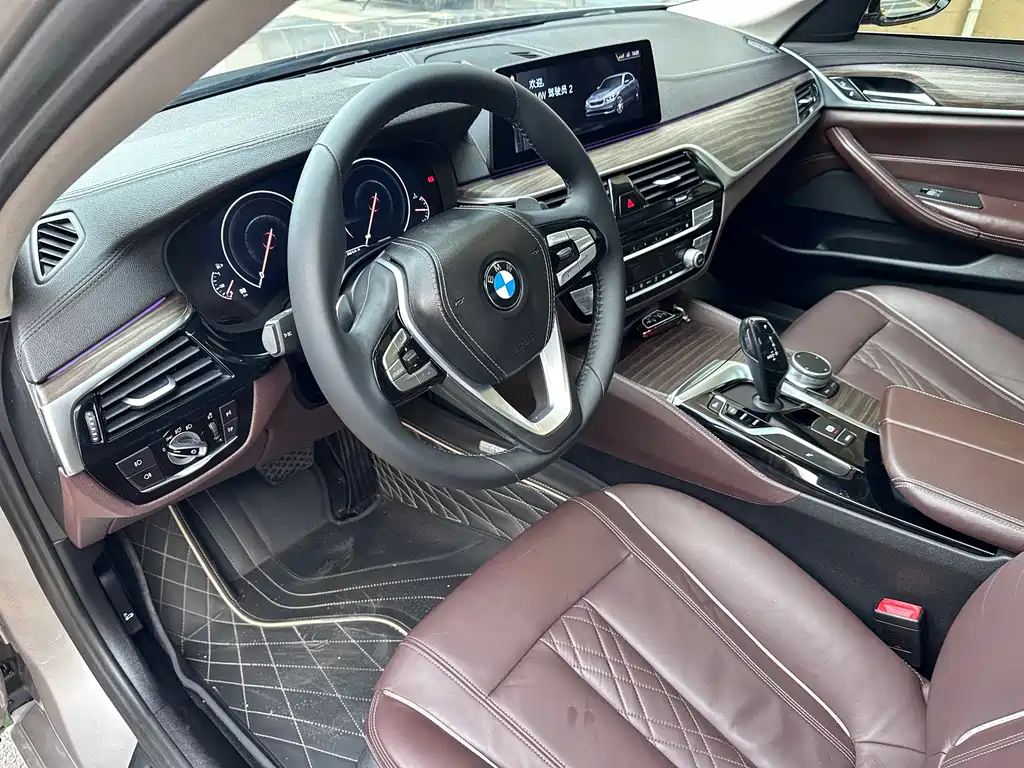BMW 5 Series 2018 — фото 5