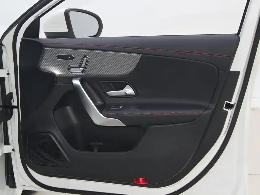 Mercedes-Benz A-Class 2024 — фото 23