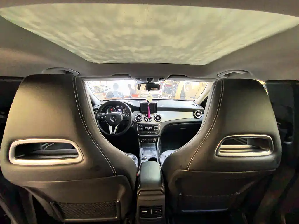 Mercedes-Benz GLA 2015 — фото 8