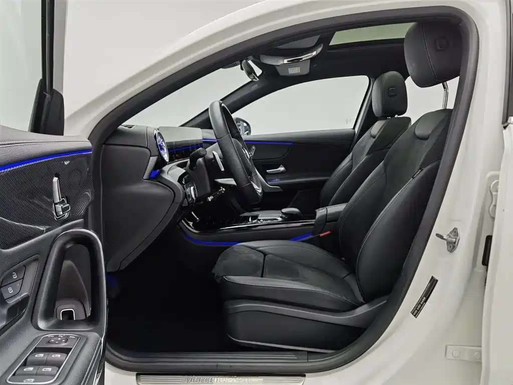 Mercedes-Benz A-Class 2022 — фото 10