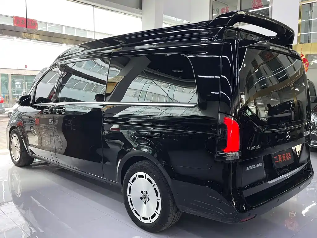 Mercedes-Benz V-Class 2025 — фото 4