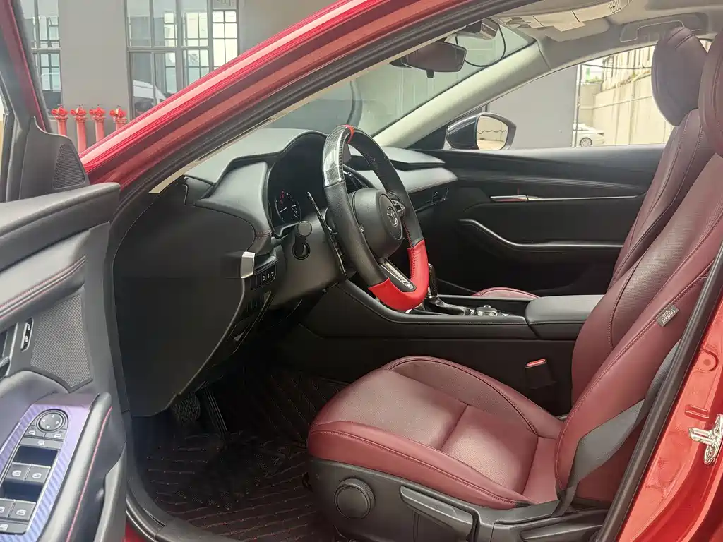 Mazda 3 Axela 2024
