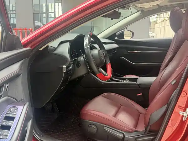 Mazda 3 Axela 2024