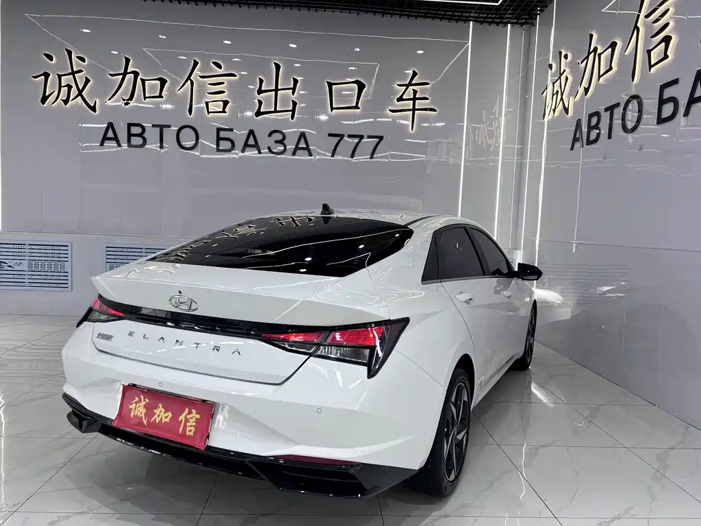 Hyundai Elantra 2022