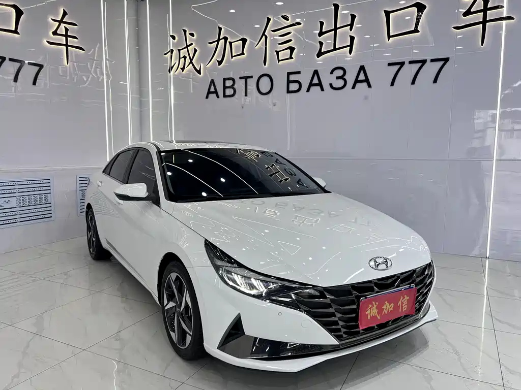 Hyundai Elantra 2022