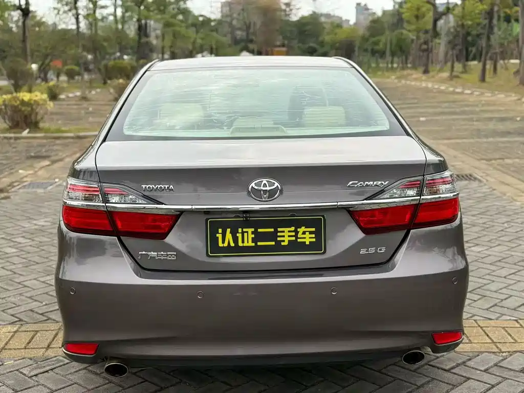 Toyota Camry 2015 — фото 5