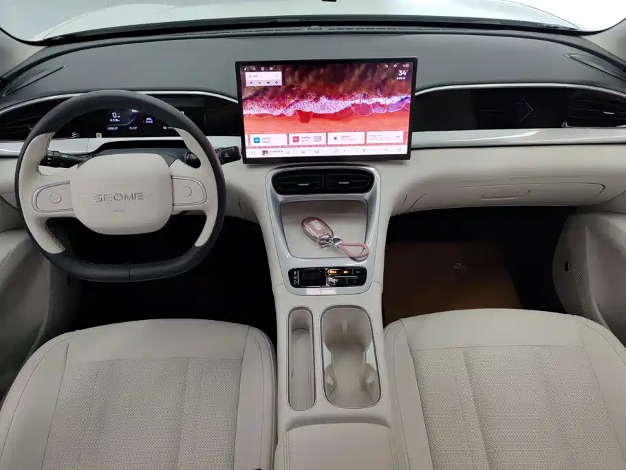 Geely Galaxy Starwish 2025 — фото 12